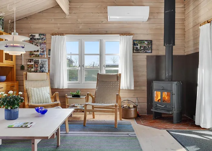 3 Bedroom Lovely In Feriehus Glesborg